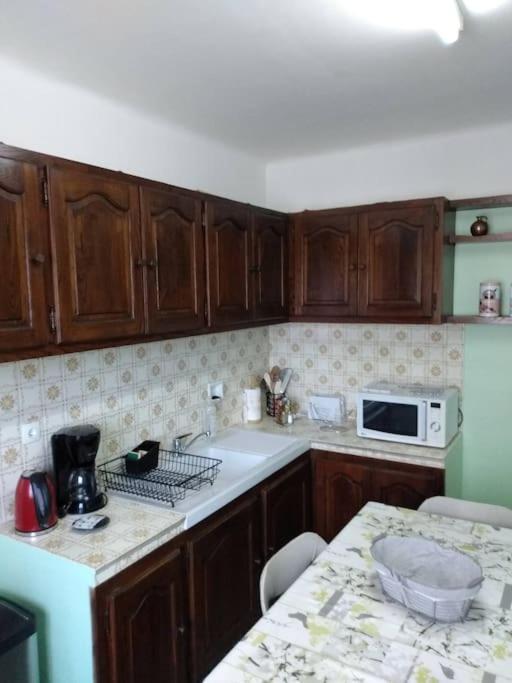 Spacieuse Villa Avec Jardin A Deux Pas Du Centre โอปส์ ภายนอก รูปภาพ